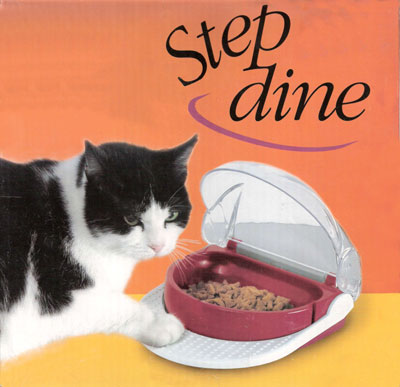 Step Dine Pet Feeder